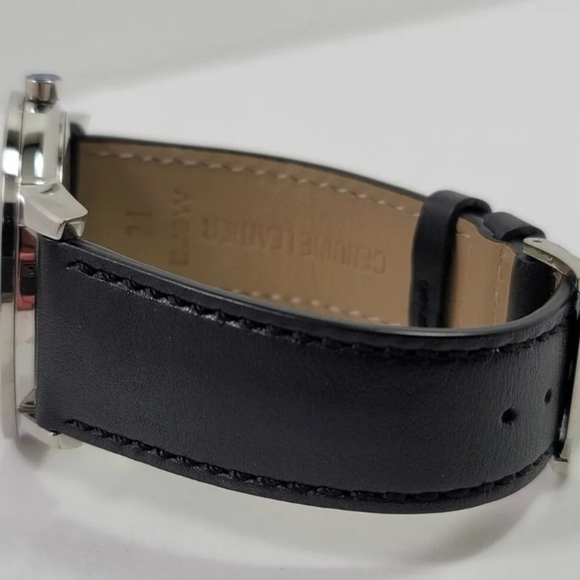 ***SOLD*** Movado Men's Museum Classic Leather Strap Watch with Black Dial - Picture 9 of 14